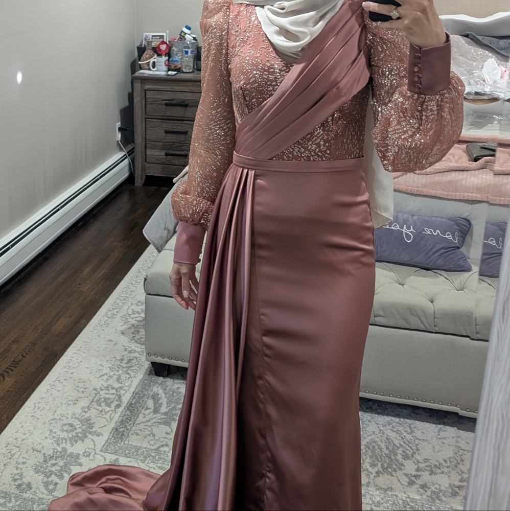 Elegant Pink Evening Gown Size 2